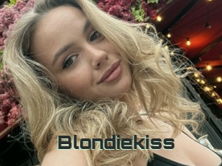 Blondiekiss