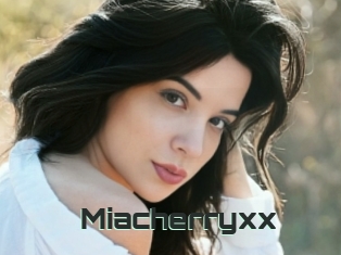 Miacherryxx